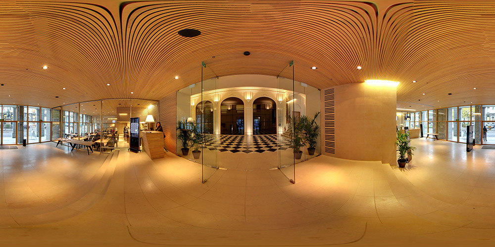 The Lobby, or the Passage Between Two Worlds - Théâtre de Liège